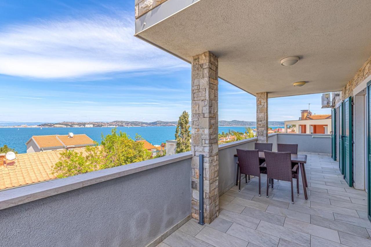 Villa Milena With Pool And Sea View 克尔维尼维赫 外观 照片