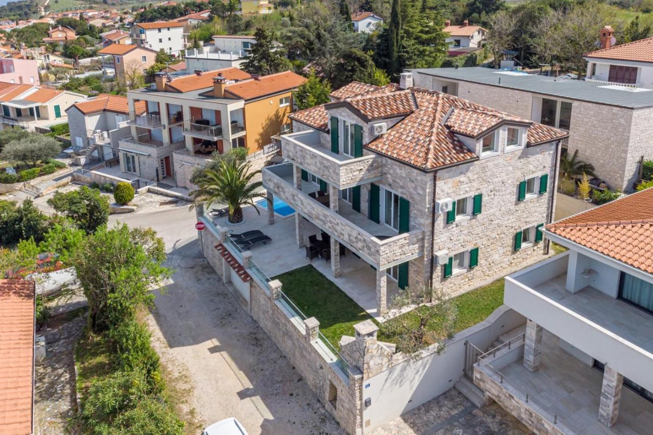 Villa Milena With Pool And Sea View 克尔维尼维赫 外观 照片
