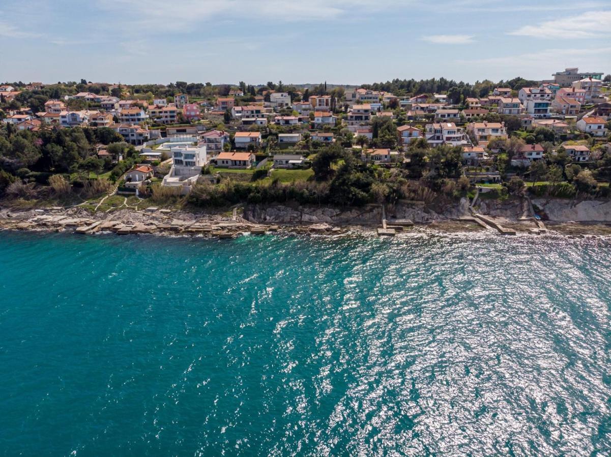 Villa Milena With Pool And Sea View 克尔维尼维赫 外观 照片
